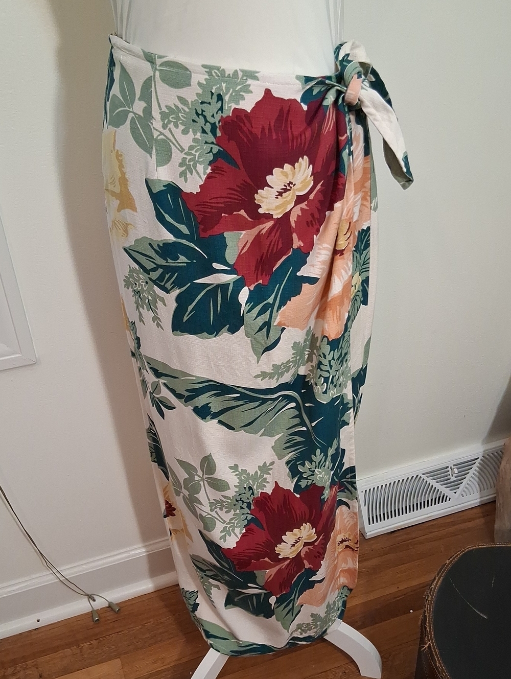 Tommy Bahama Silk Tropical Print White Floral Tie-Side Wrap Skirt